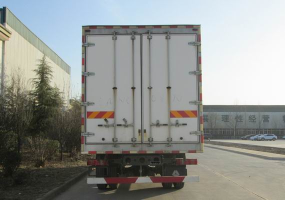 汕德卡牌ZZ5186XXYK451GF1廂式運輸車公告圖片