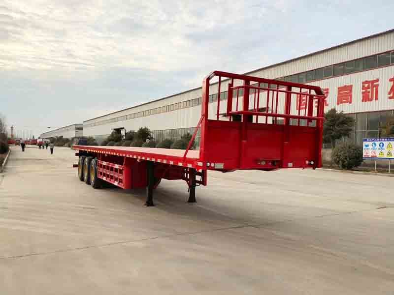 鲁驰牌13米33.5吨3轴平板运输半挂车(LC9401TPB)