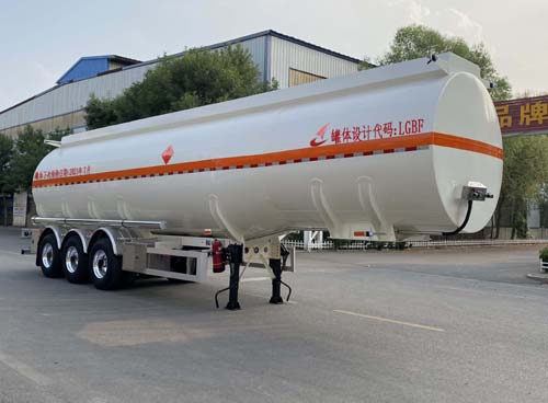 昌骅牌12米33.2吨3轴易燃液体罐式运输半挂车(HCH9402GRYDA)