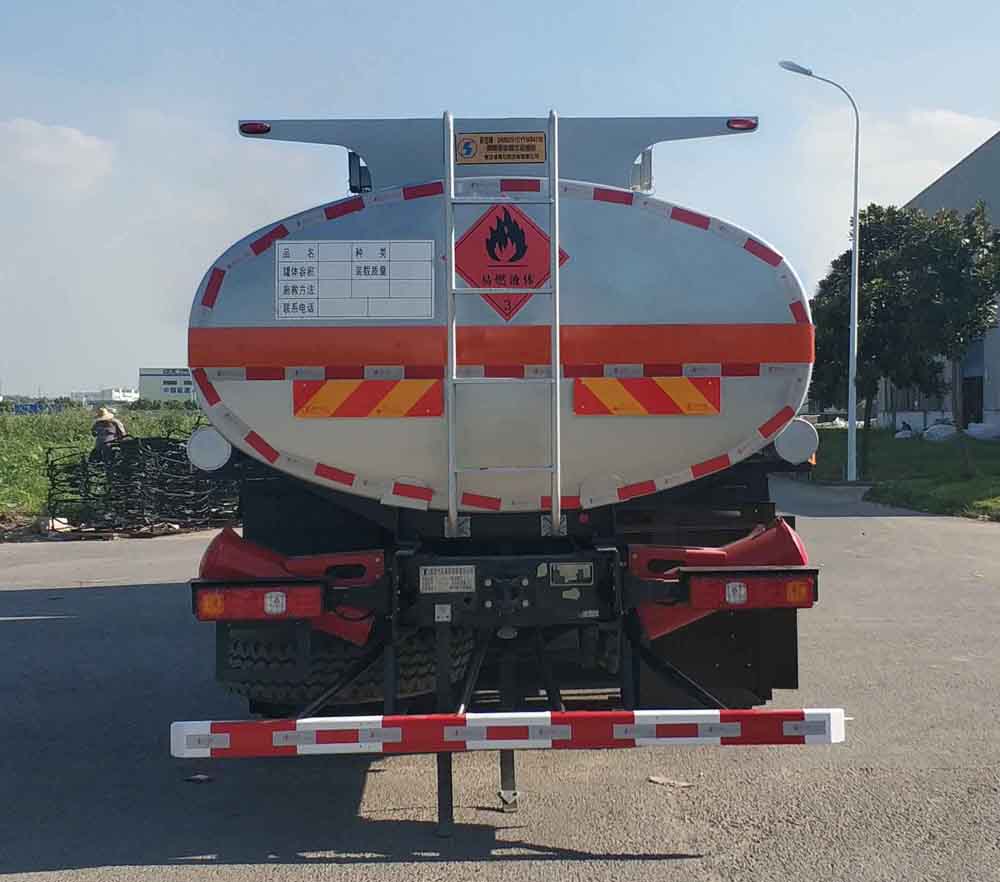 陕汽牌SHN5261GRYMB4170易燃液体罐式运输车公告图片