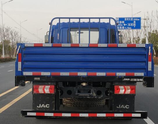 HFC1118P61K1D7S-1 江淮牌170马力单桥柴油6.1米国六载货汽车图片