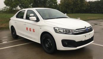 纯电动教练车