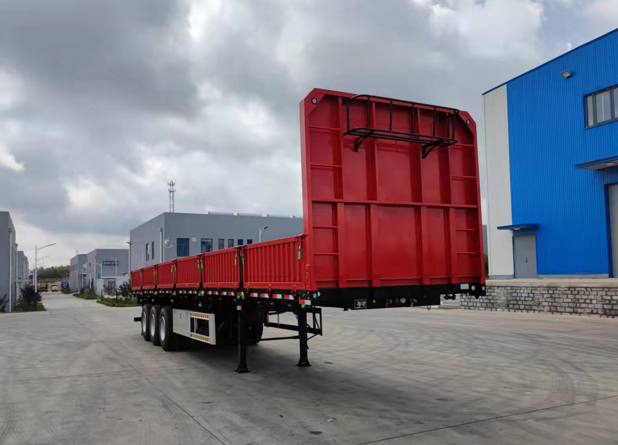 中企鲁兴牌13米33.5吨3轴自卸半挂车(LXW9400ZC)