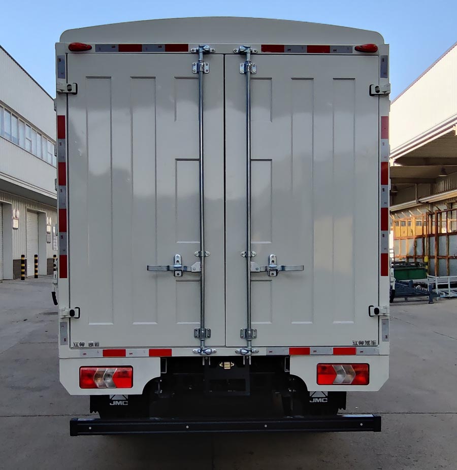 江鈴牌JX5049CCYTGB26倉(cāng)柵式運(yùn)輸車公告圖片
