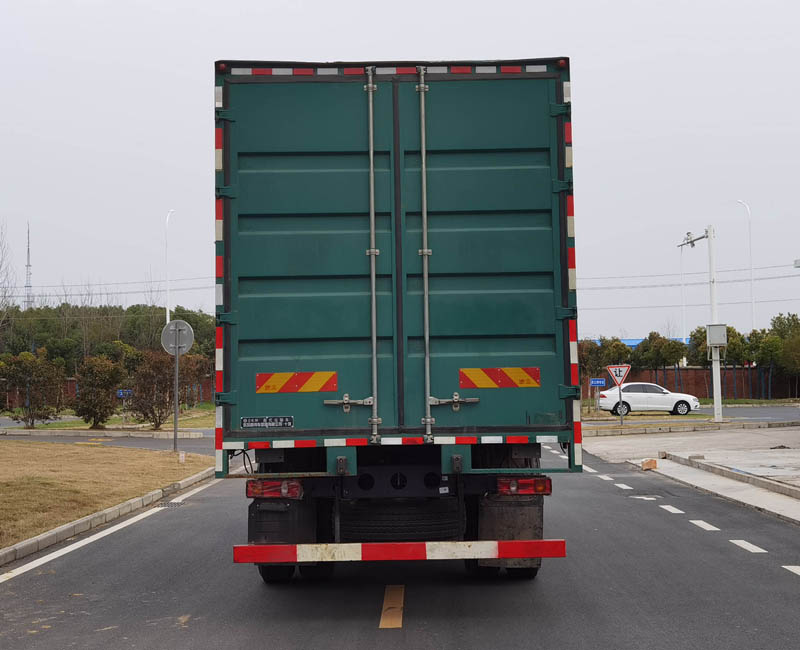 東風(fēng)牌DFV5173XXYGP6D廂式運(yùn)輸車(chē)公告圖片