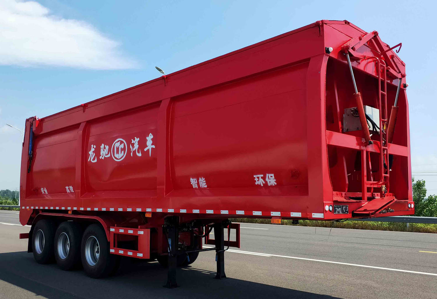 龙驰牌9.9米30.5吨3轴散装粮食运输半挂车(FLC9400ZLS)