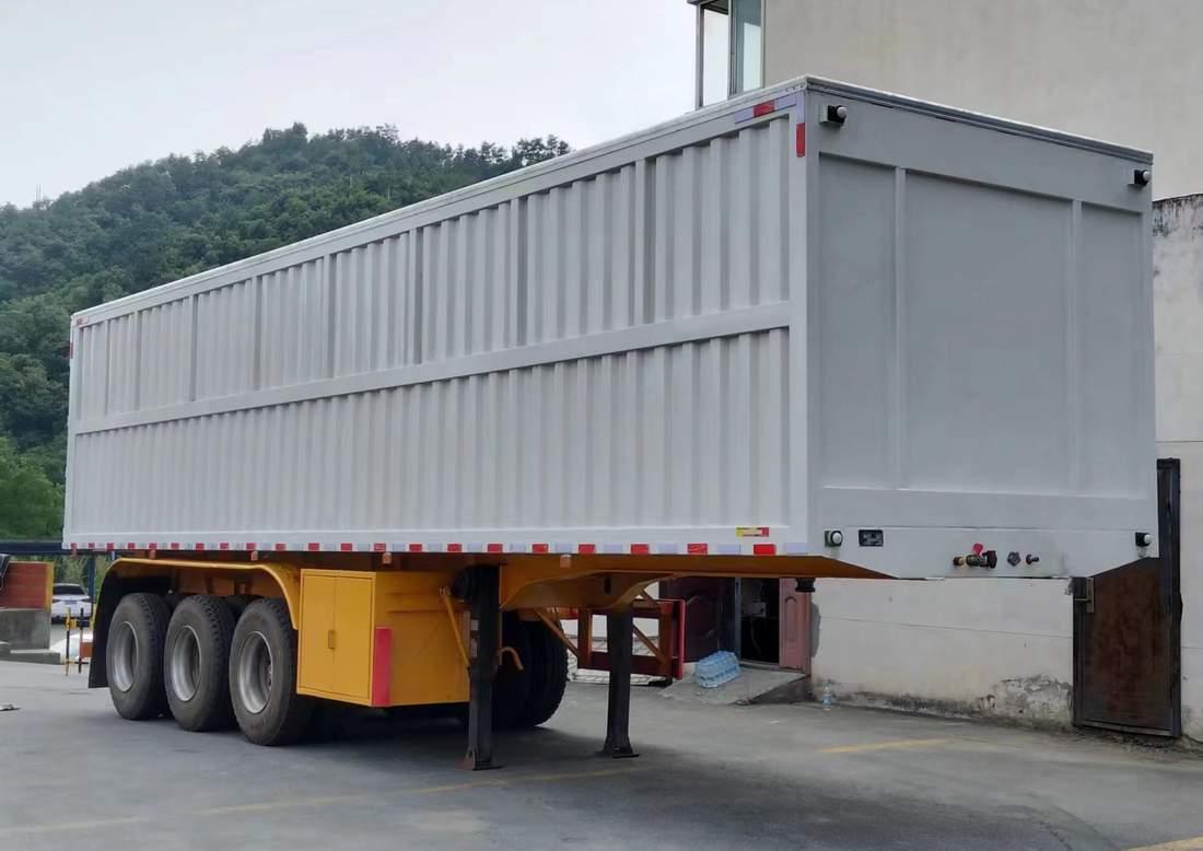 海福龙牌10.2米32.2吨3轴厢式运输半挂车(PC9400XXY3)