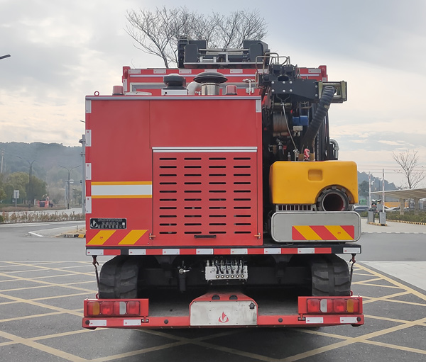 启敬牌QHV5320TXFBP200/YDXZSD6泵浦消防车公告图片