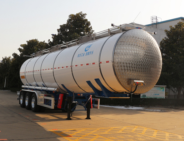 开乐牌11.6米33吨3轴普通液体运输半挂车(AKL9401GPG40)