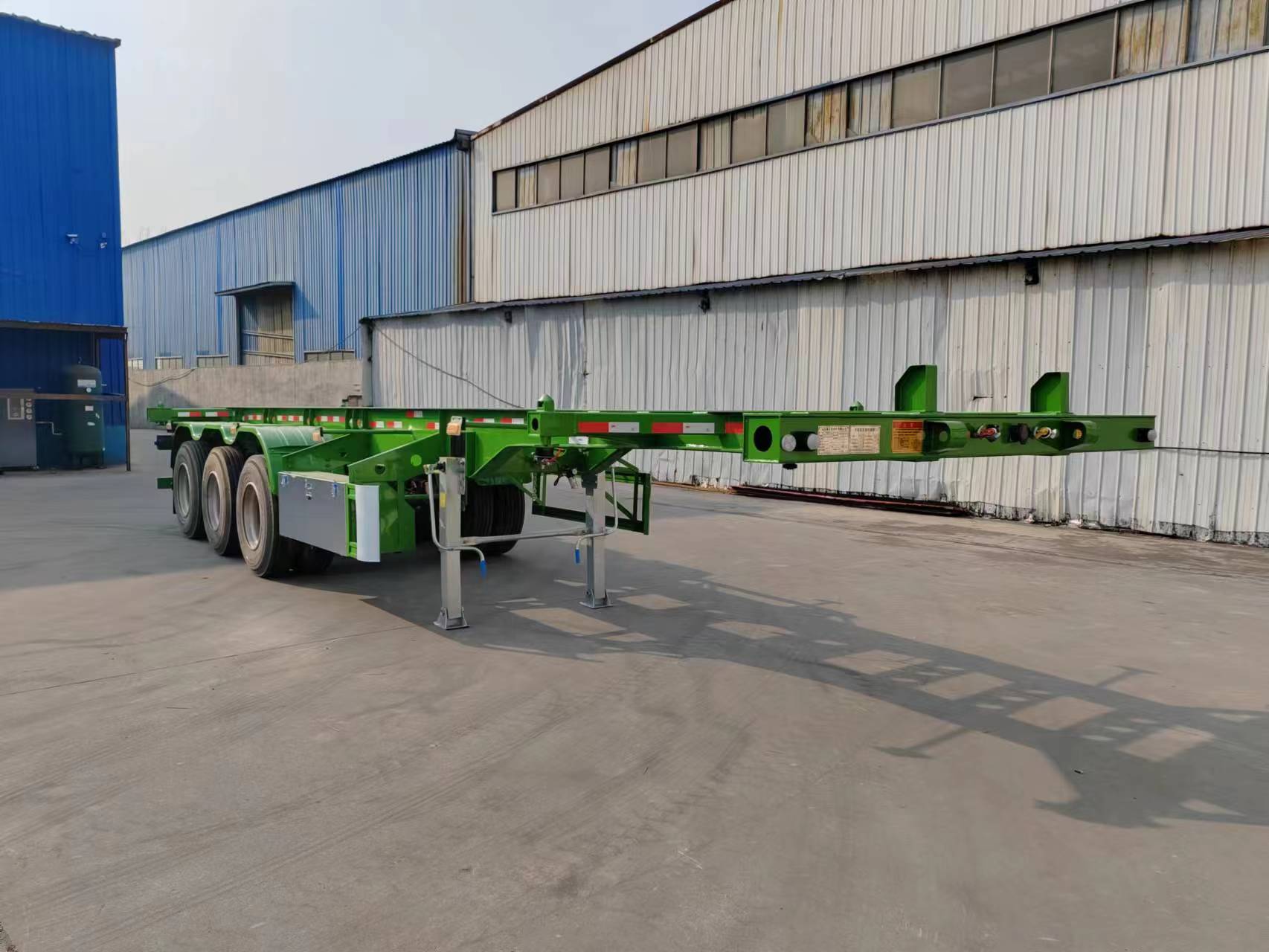 精煜牌11.5米35.3吨3轴集装箱运输半挂车(JGP9400TJZ30)