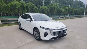 一汽牌CA7205A6C型轿车