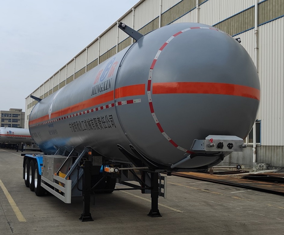 明欣牌13.3米26吨3轴液化气体运输半挂车(NMX9400GYQA)
