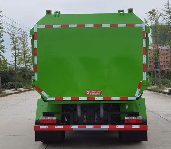 齐东方牌CLD5120ZZZEQ6自装卸式垃圾车公告图片