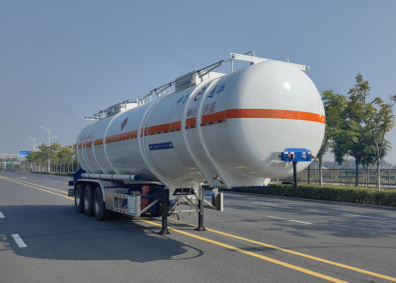 通华牌12.5米33.2吨3轴易燃液体罐式运输半挂车(THT9404GRYDY47A)