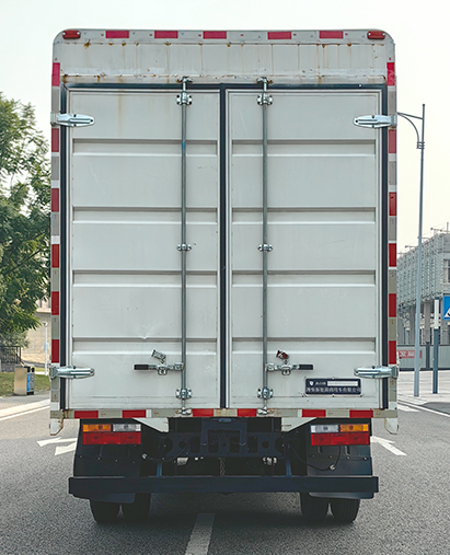 燕臺(tái)牌YTQ5041CCYKK334倉(cāng)柵式運(yùn)輸車(chē)公告圖片