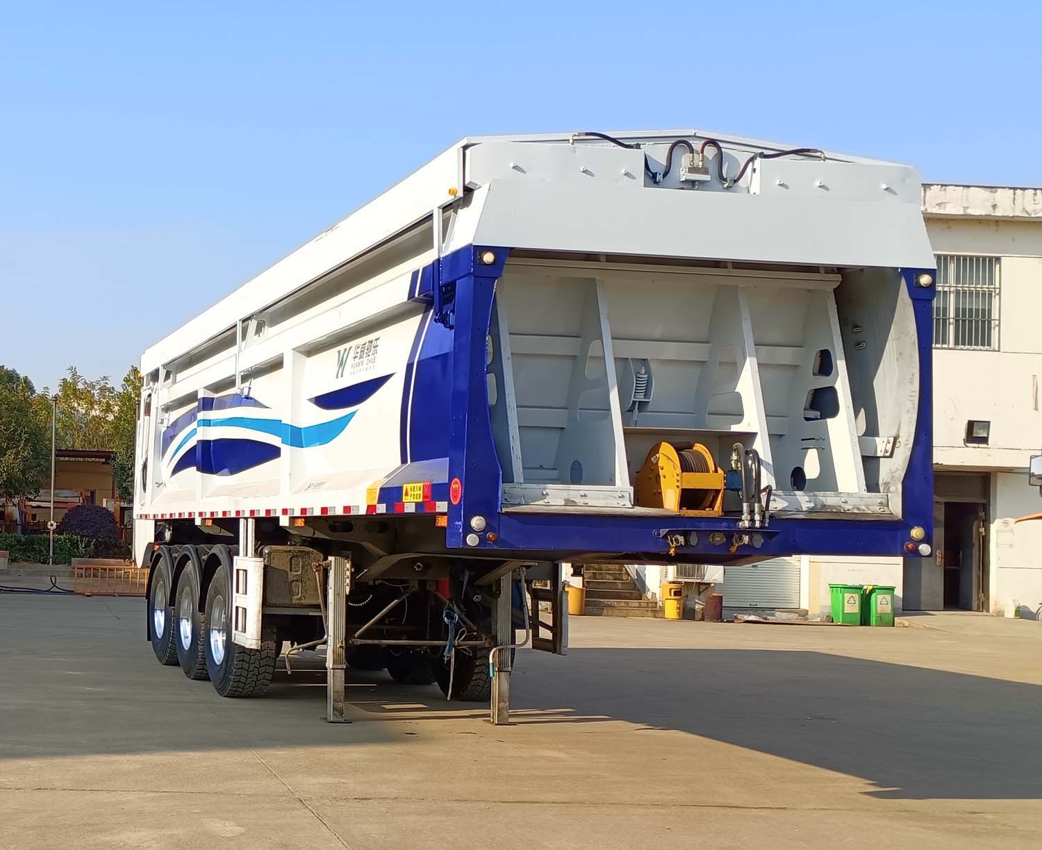 华威驰乐牌9.4米32.3吨3轴散装粮食运输半挂车(SGZ9404ZLS)