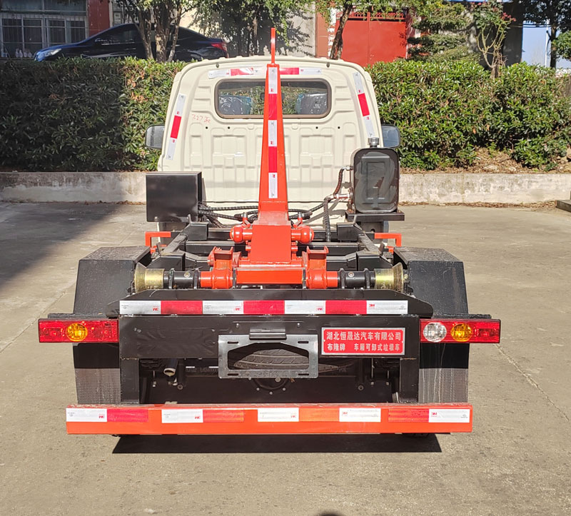 布隆牌LLL5030ZXXB6車廂可卸式垃圾車公告圖片