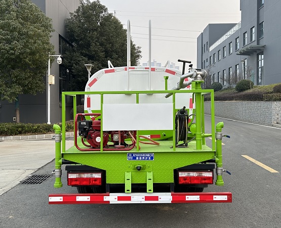 程力威牌CLW5041TYH6ZS路面養(yǎng)護車公告圖片