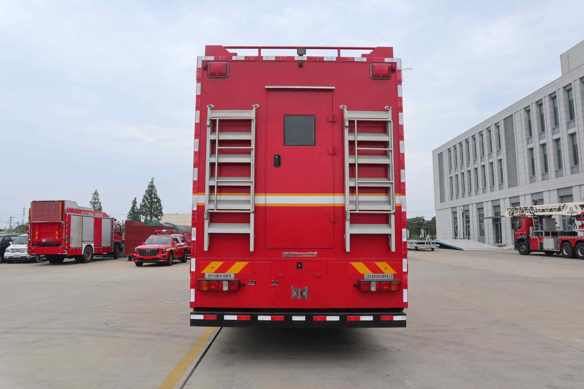 适航牌WKL5160TXFQC20/CSSK器材消防车公告图片