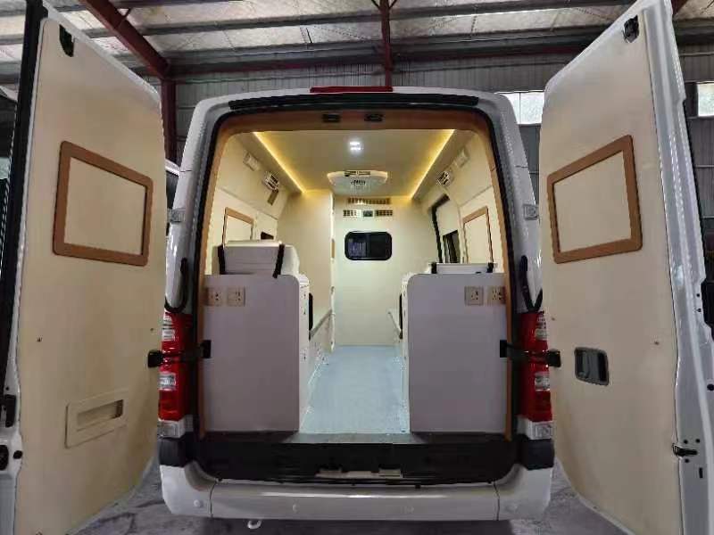 和麥牌HMK5040XYLT3醫(yī)療車公告圖片