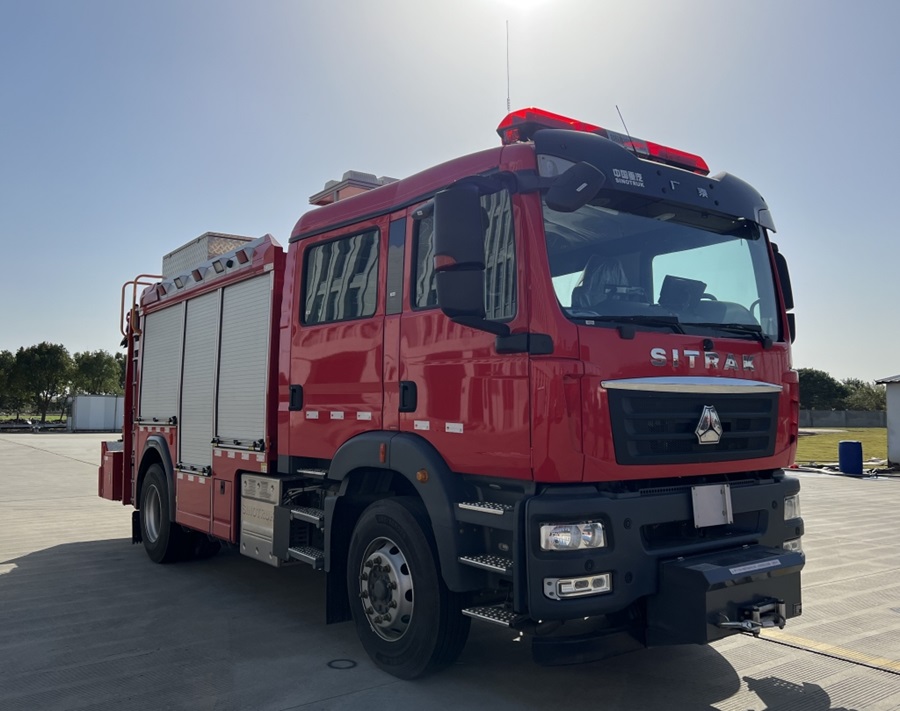 WGT5130TXFJY100/ST6型抢险救援消防车图片