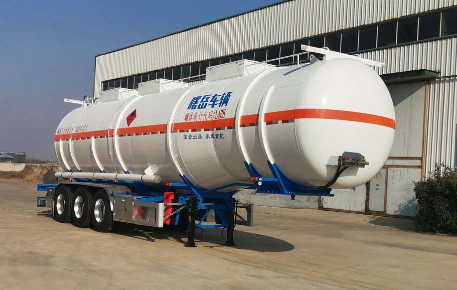 曙岳牌12米33.2吨3轴易燃液体罐式运输半挂车(DSY9401GRY45)