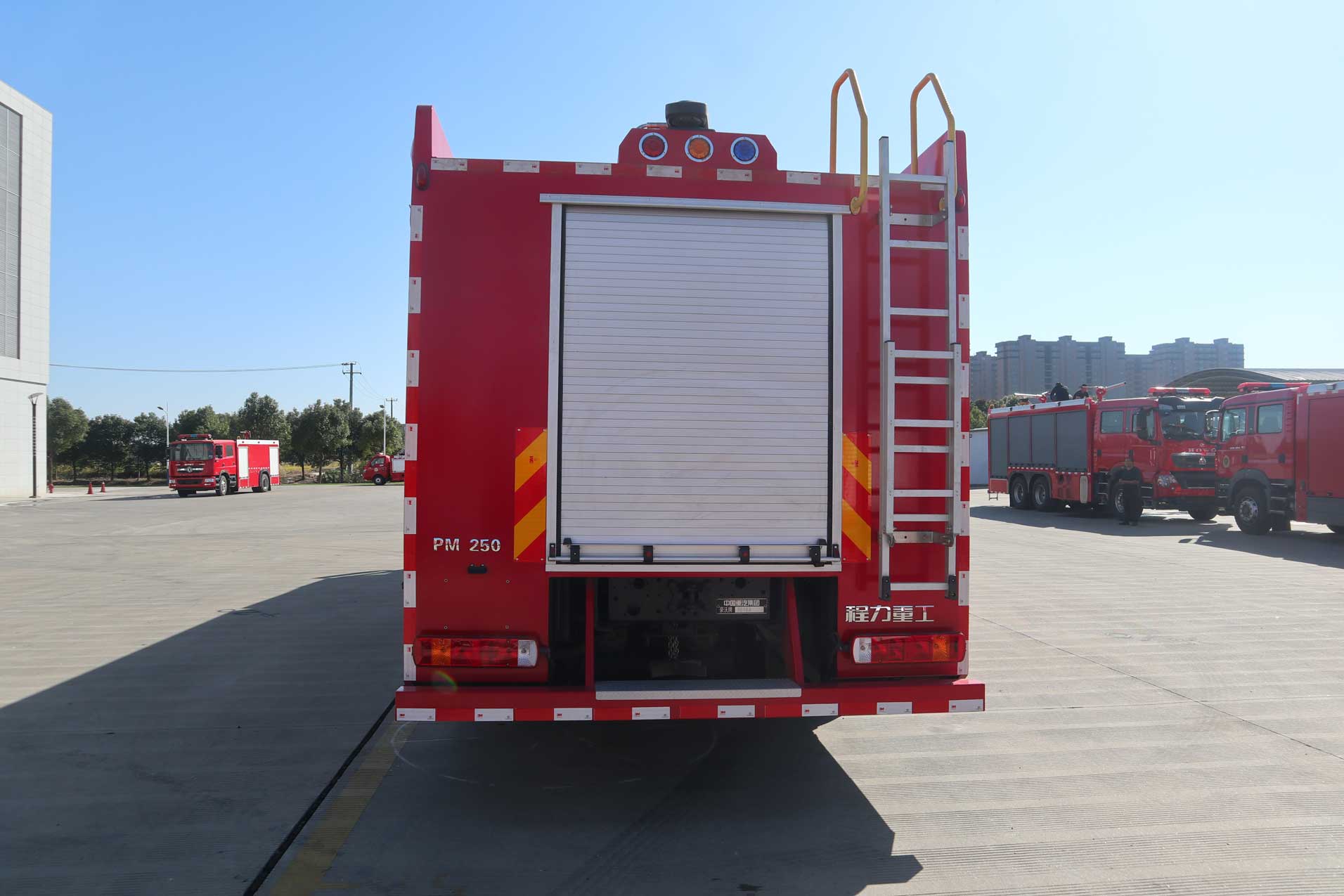 程力重工牌CLH5420GXFPM250/HW泡沫消防车公告图片