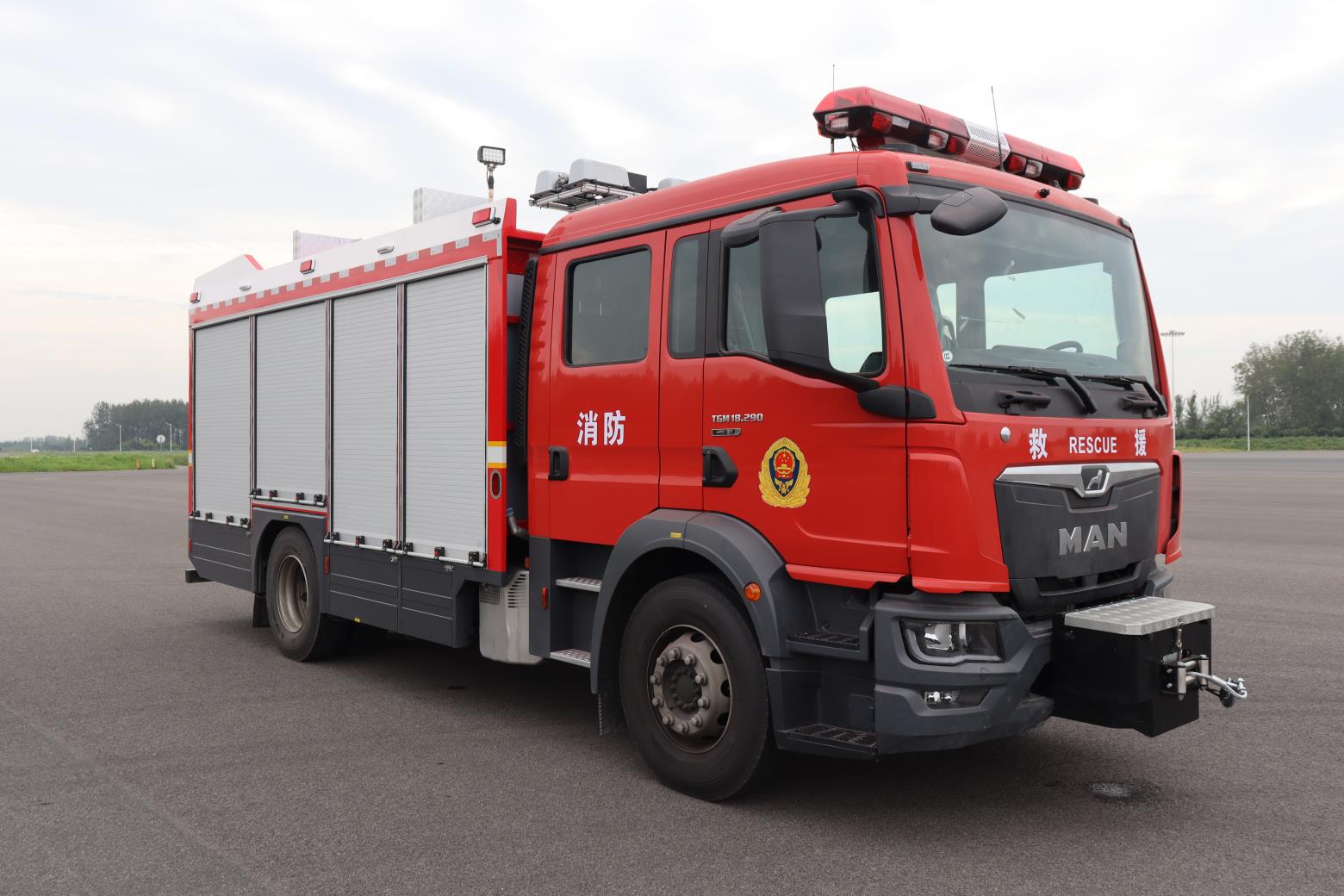 YL5160GXFAP50/M型压缩空气泡沫消防车图片
