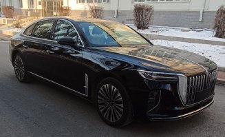 红旗牌CA7182HA6T型轿车