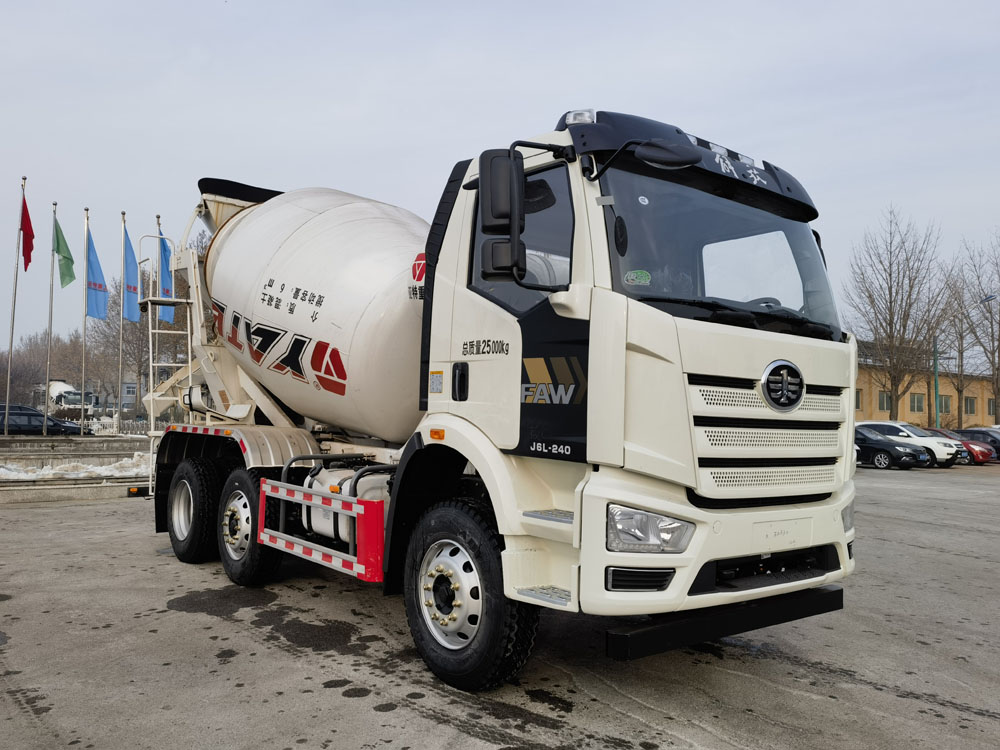 亚特重工牌TZ5250GJBCAAF混凝土搅拌运输车图片