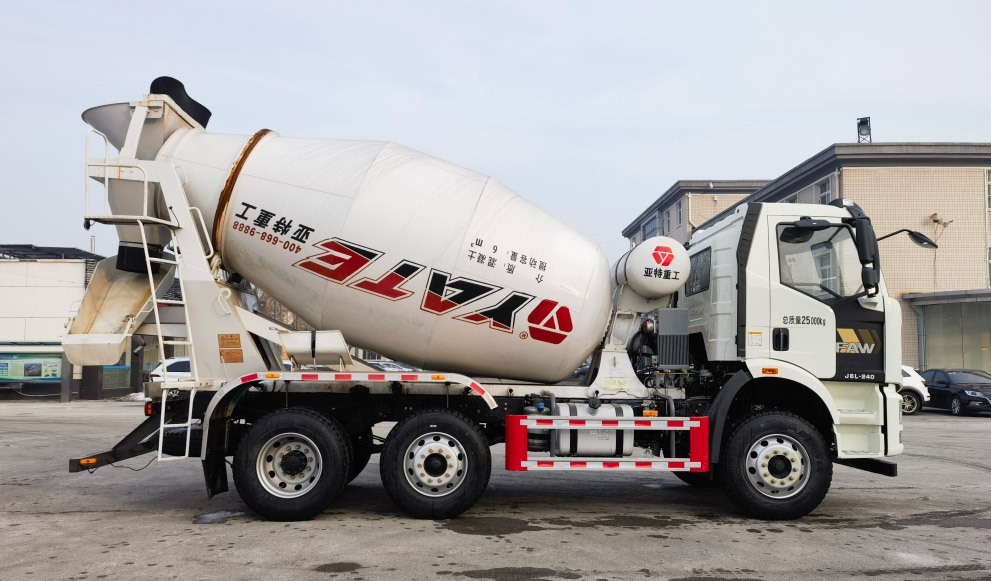 亚特重工牌TZ5250GJBCAAF混凝土搅拌运输车公告图片