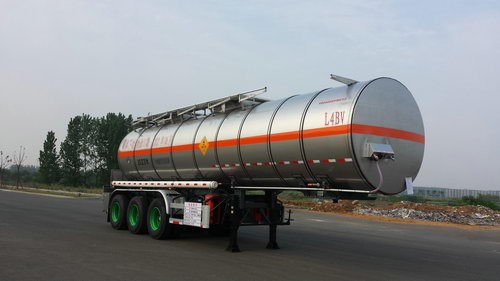 永强牌10.8米32.5吨3轴氧化性物品罐式运输半挂车(YQ9400GYWCY2)