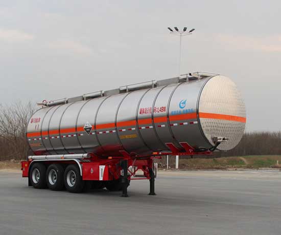 开乐牌10.4米32.2吨3轴腐蚀性物品罐式运输半挂车(AKL9400GFWA)