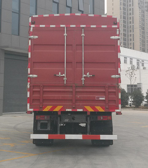 大運(yùn)牌DYQ5180CCYD6AB倉(cāng)柵式運(yùn)輸車公告圖片