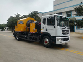 路面养护车