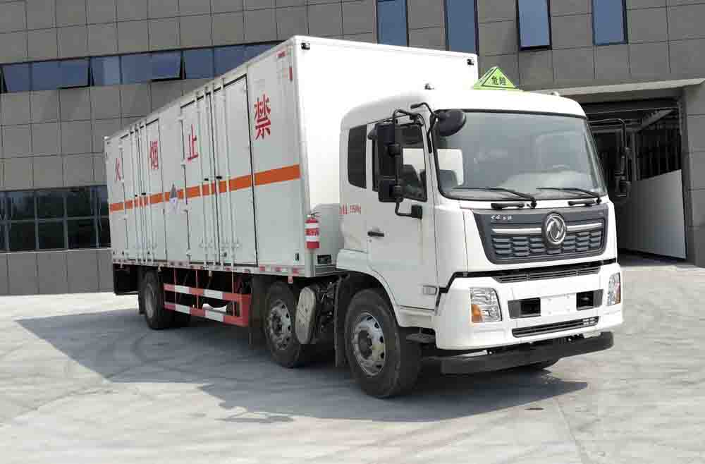 华通牌HCQ5260XZWBX2杂项危险物品厢式运输车图片