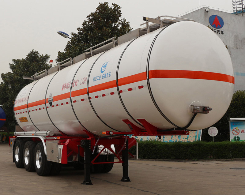 开乐牌10.8米33吨3轴腐蚀性物品罐式运输半挂车(AKL9403GFW)