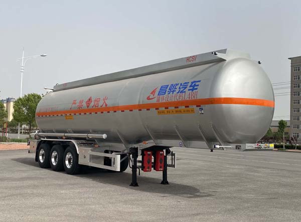 昌骅牌12米33.2吨3轴易燃液体罐式运输半挂车(HCH9401GRYD47)