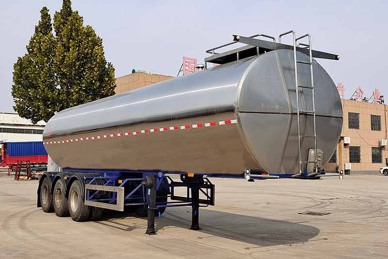 鑫凯达牌10.8米33.2吨3轴液态食品运输半挂车(DLZ9401GYS)
