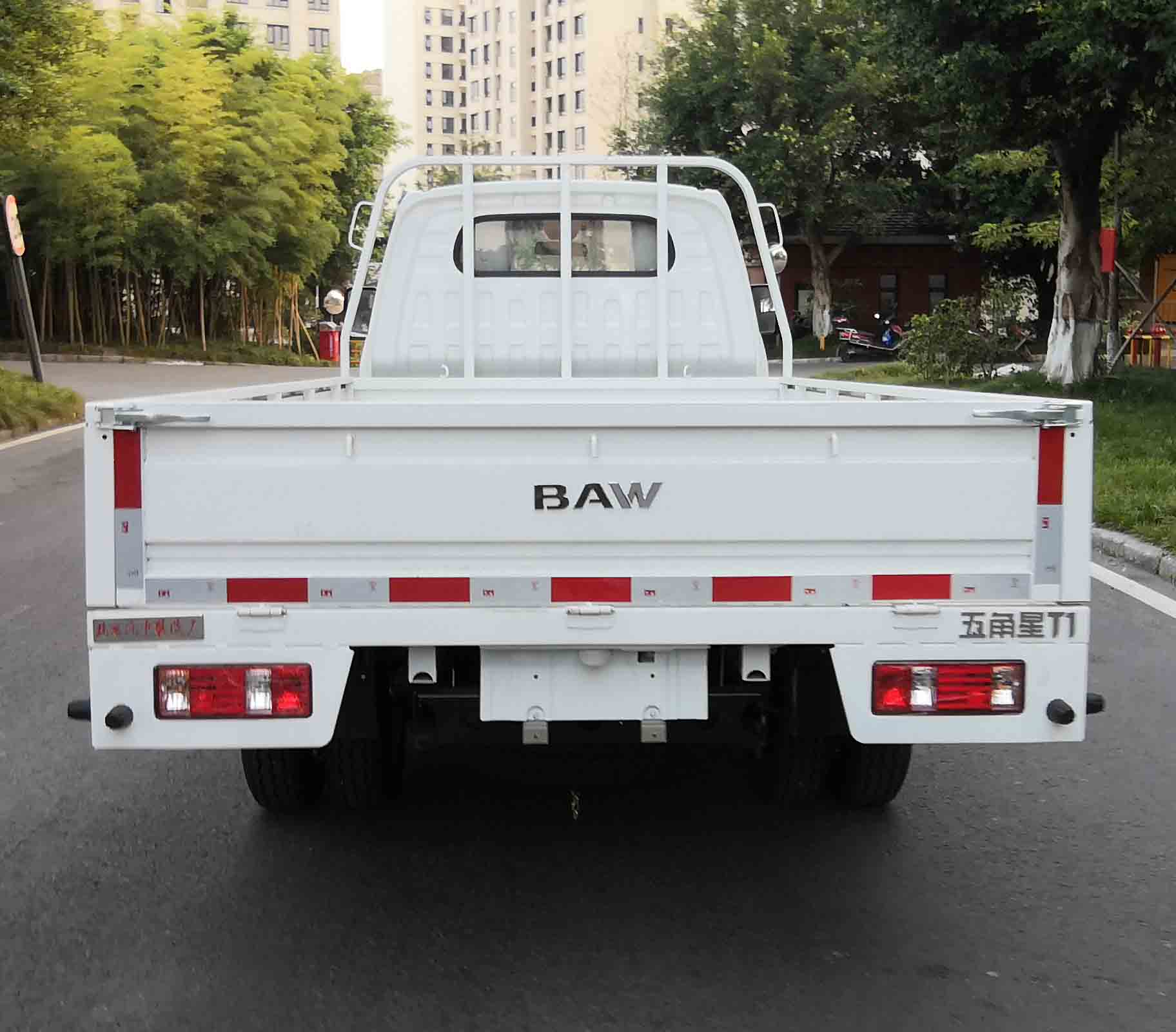 BAW1031P1A51 锐胜牌124马力单桥汽油3.7米国六轻型载货汽车图片