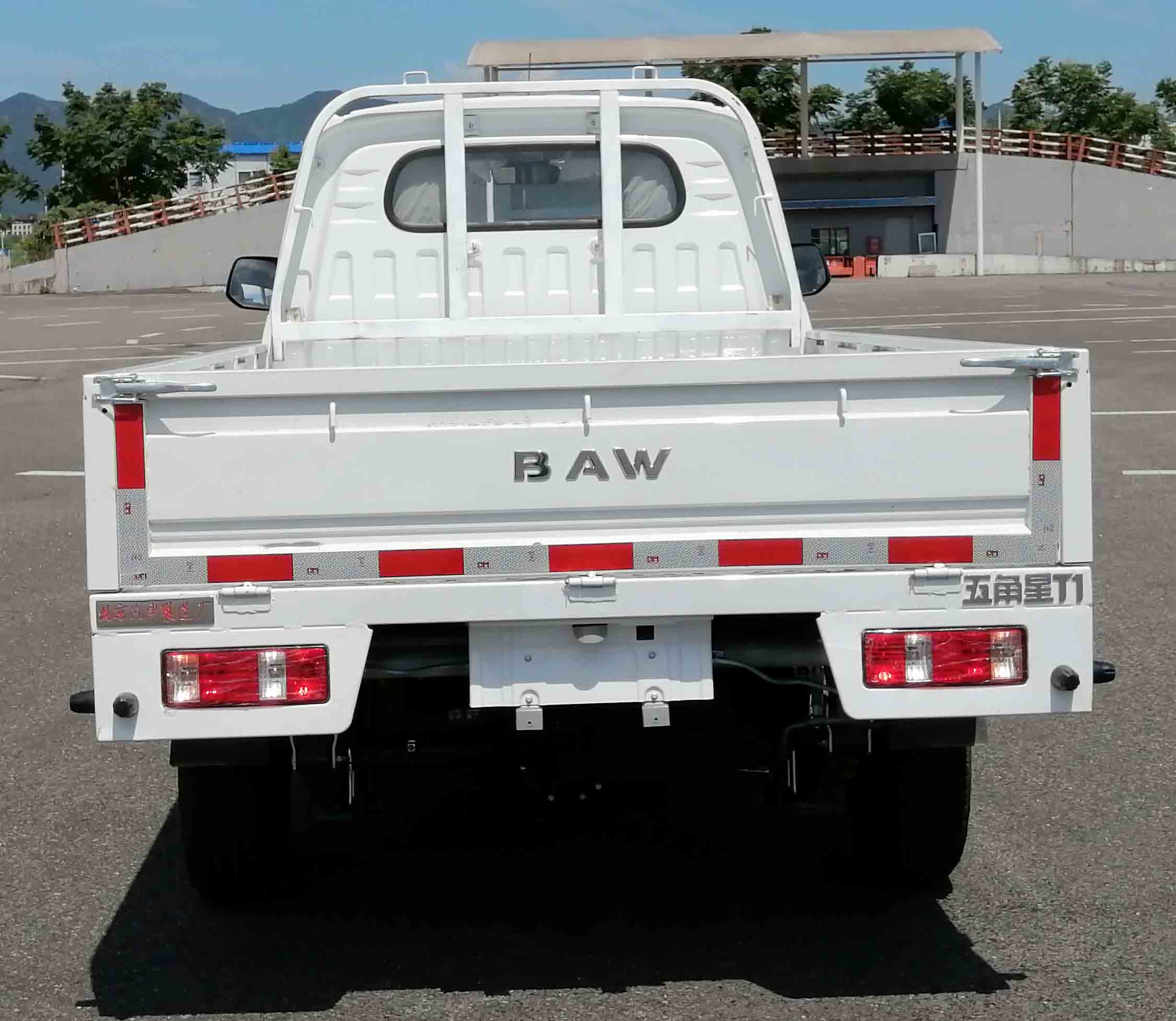 BAW1020P1A5 锐胜牌124马力单桥汽油3.3米国六轻型载货汽车图片