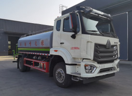 绿化喷洒车