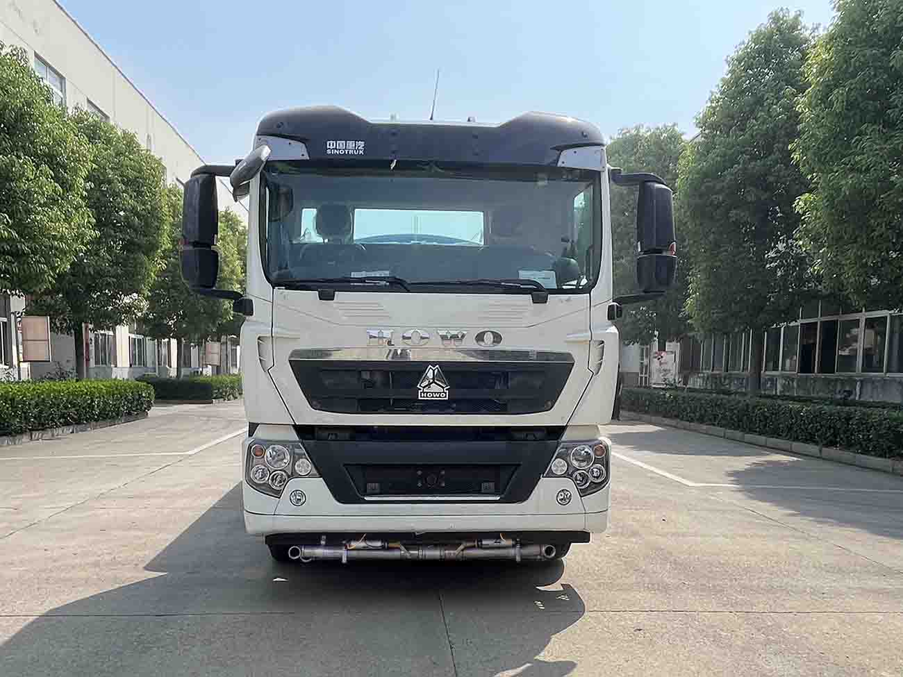 華威馳樂(lè)牌SGZ5181GPSZZ6T5綠化噴灑車公告圖片