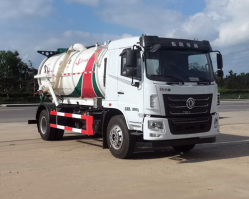 吸污车