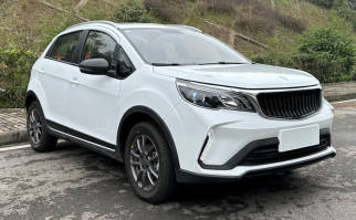 枫叶牌LF7154D型轿车