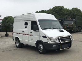 华东牌CSZ5046XYC-AMA6运钞车