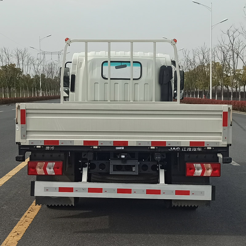HFC1045P22K3C7QS 江淮牌160马力单桥柴油4.2米国六载货汽车图片