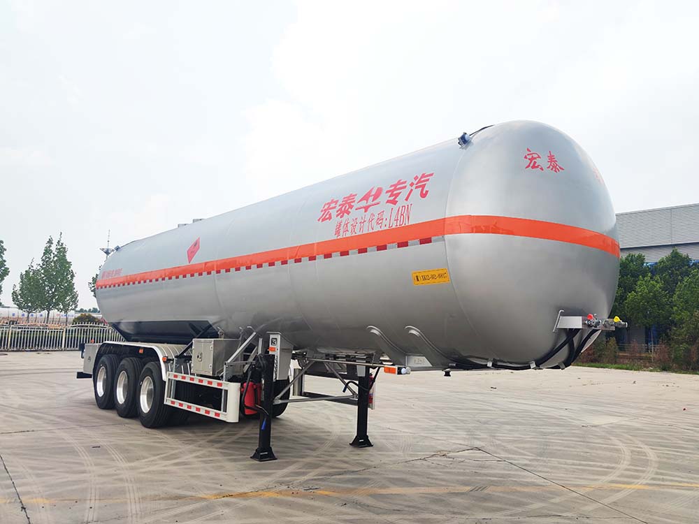 正康宏泰牌12.3米30吨3轴易燃液体罐式运输半挂车(HHT9402GRYG)