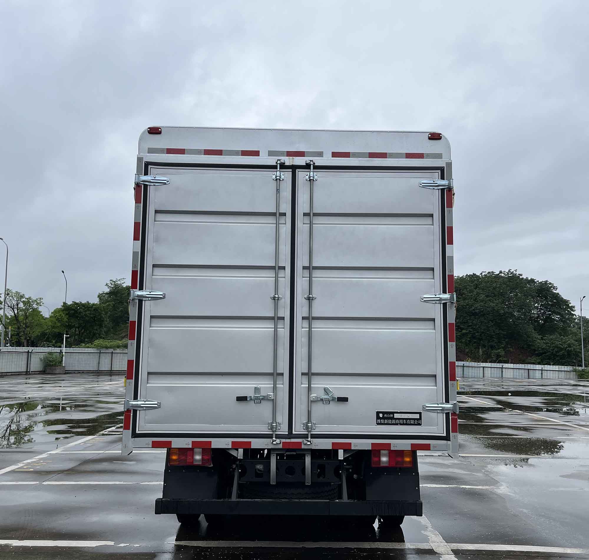 燕臺牌YTQ5091CCYKJ335倉柵式運(yùn)輸車公告圖片