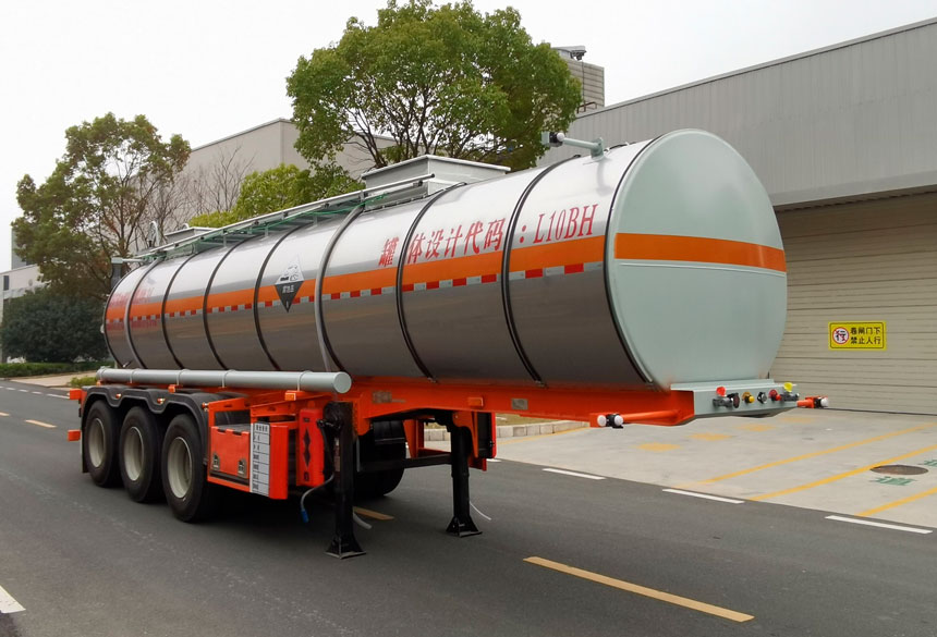 东驹牌9.6米31.5吨3轴腐蚀性物品罐式运输半挂车(LDW9400GFWC)